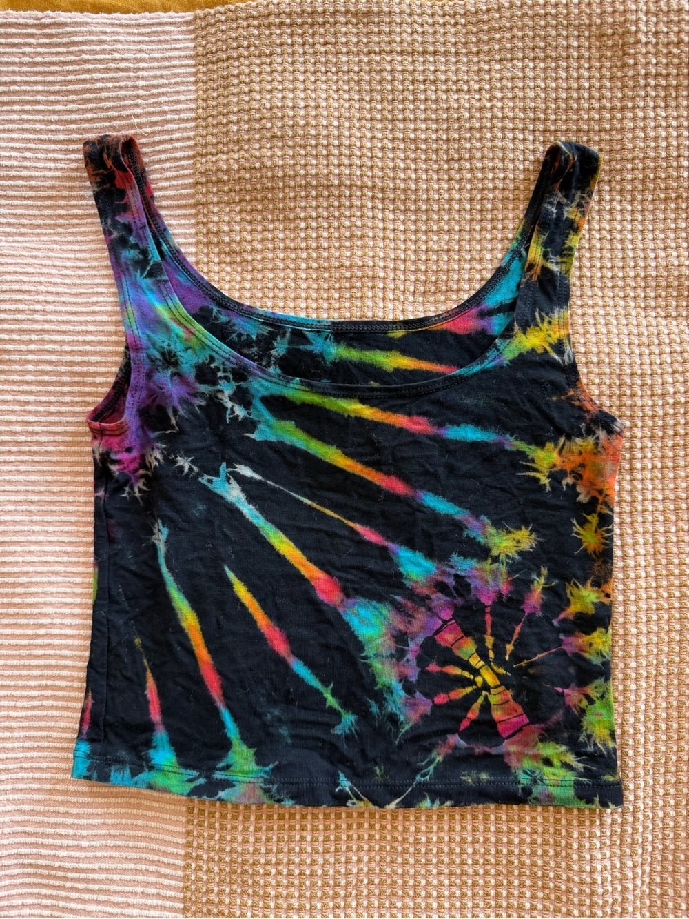 Tie-Dye Black Scoop Neck Cropped Tank Top Festival